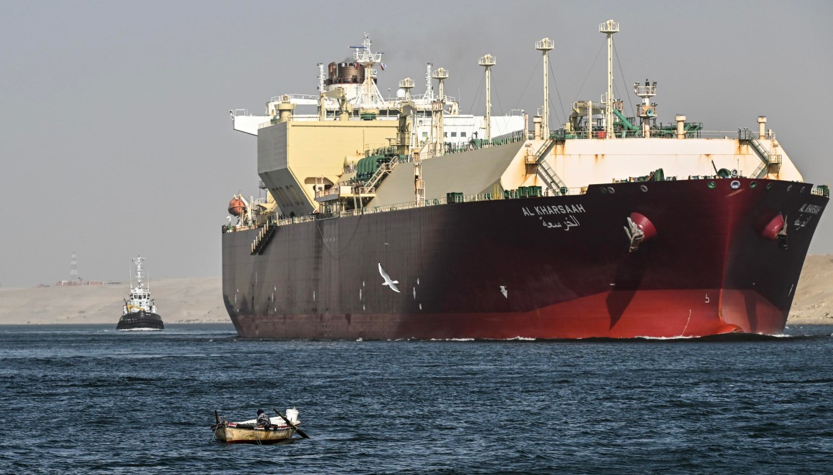 Attacco degli Houthi alla nave britannica Rubymar al largo dello Yemen, rischia di affondare