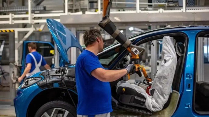 Produzione industriale in calo del 2,5% rispetto all’anno precedente