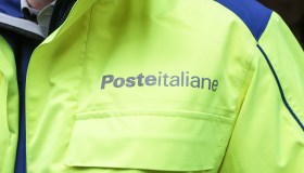 Poste Italiane assume con un maxi piano per il 2024: tutte le offerte di lavoro