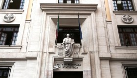 Istat, in recupero la fiducia dei consumatori a febbraio. Pessimiste le imprese