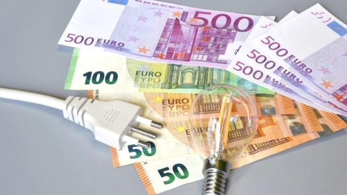 Mercato libero, tanti italiani cambiano fornitore: +14,8% nel settore elettrico, +11,5% per il gas