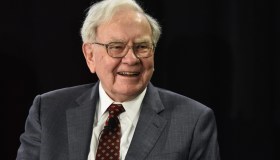 Warren Buffett, patrimonio da 121 miliardi: l’eredità non andrà ai figli
