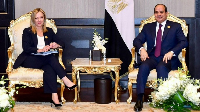 Crisi monetaria in Egitto, crolla la sterlina: le conseguenze sulla guerra e sull’Italia