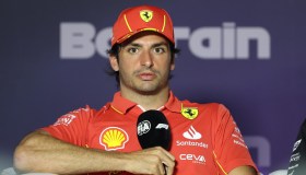 Tutti pazzi per Carlos Sainz in F1, anche Red Bull e Mercedes ci provano: quanto guadagna