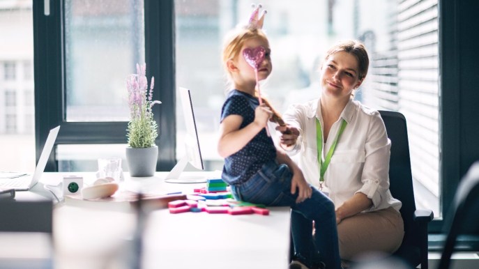 Bonus mamme per chi lavora a scuola: via alle domande dal 27 marzo