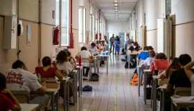 Prove Invalsi 2024 al via per 529mila studenti in vista della maturità: date e materie, cosa sapere