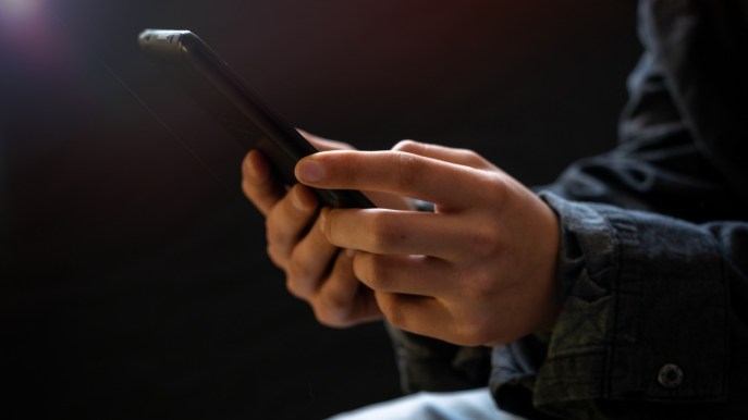 Le app che permettono agli smartphone di ascoltarci: quali dati sono usati per le pubblicità