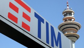 Tim verso lo scorporo della rete: cosa sta succedendo alle sue azioni