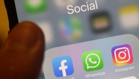 WhatsApp avvisa gli utenti Android e iOS: cosa cambia dall’11 aprile