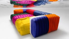 Avete mai visto un divano così? A Milano Vetsak si veste da Aspesi