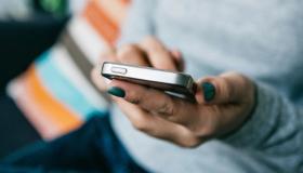 Apple apre ai ricambi usati per riparare gli iPhone da autunno 2024