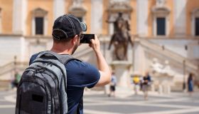 Dove viaggiano di più gli italiani: quali scelte e rinunce per far quadrare i conti