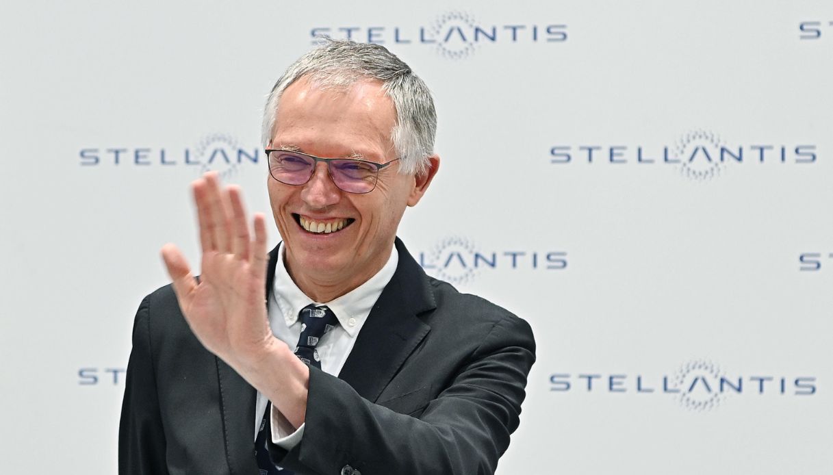 Stellantis, approvato lo stipendio del Ceo Carlos Tavares: 36,5 milioni all’anno
