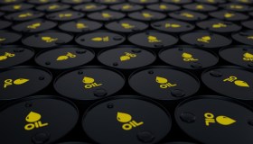 Petrolio ai massimi da 5 mesi: cosa sta facendo salire il prezzo