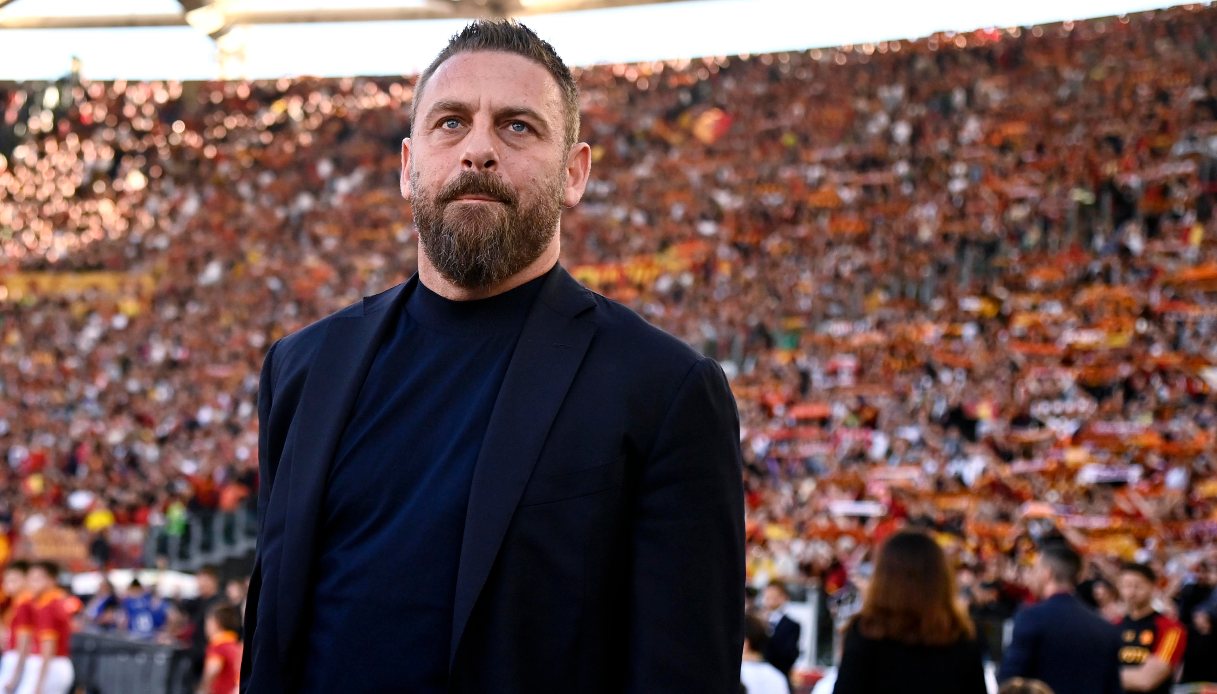 La Roma conferma De Rossi in panchina, quanto guadagna il tecnico giallorosso