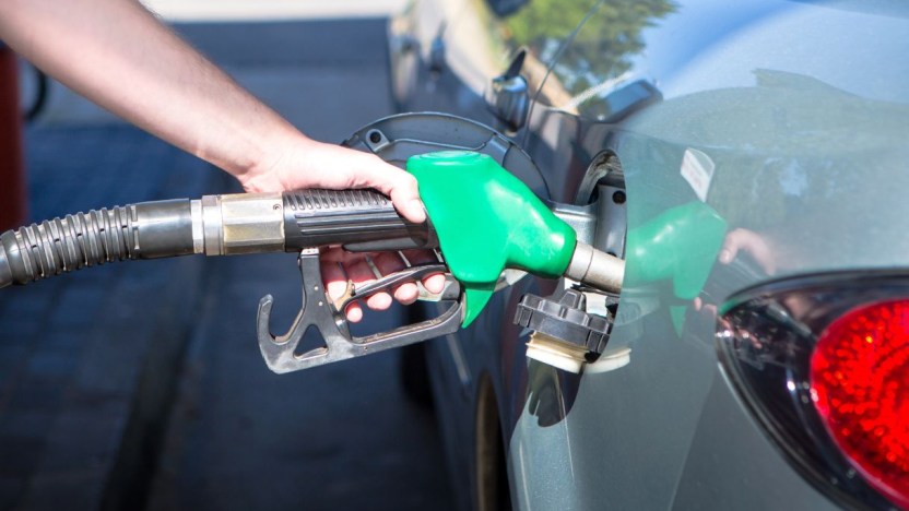 Aumenti benzina 2024, quanto costerà in più fare il pieno