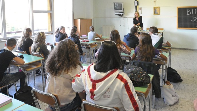 Scuola e università, spese sempre più care: “La soluzione? Pagarle con crediti welfare”