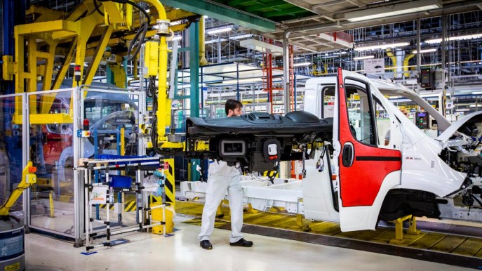 Stellantis, partono oggi gli incontri con il Governo: sul tavolo il futuro di Melfi e Mirafiori