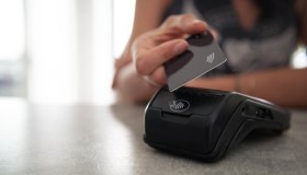 Arriva la carta Unicredit per non vedenti, disponibile anche in Italia