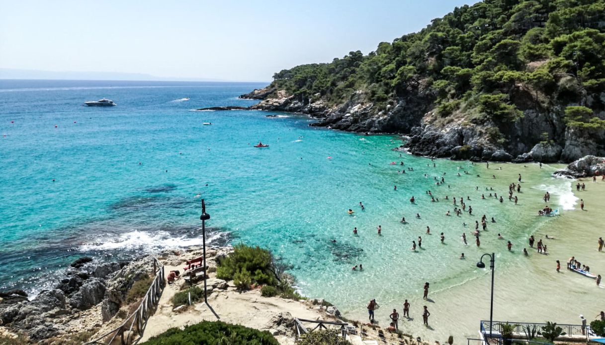 Bandiere Blu 2024, quanti soldi portano al turismo italiano