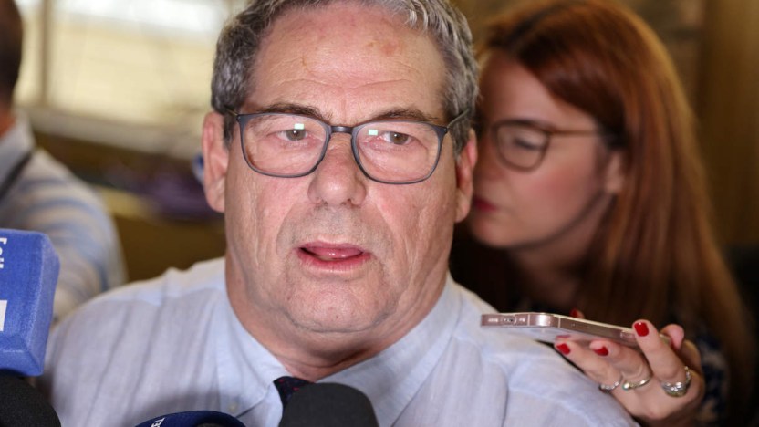 Gianfranco Miccichè indagato per peculato e truffa: divieto di dimora a Cefalù