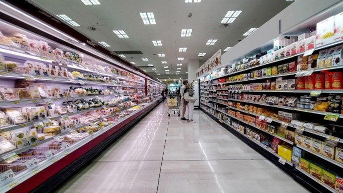 Inflazione, costo della spesa al rialzo: quanto è aumentata in un anno