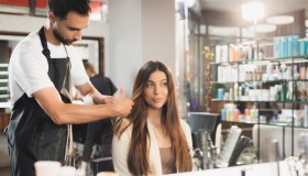Nuovo contratto nazionale, parrucchieri e non solo: guadagni aumentati
