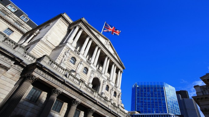 Banca d’Inghilterra tiene fermi i tassi al 5,25%: cosa aspettarsi a giugno