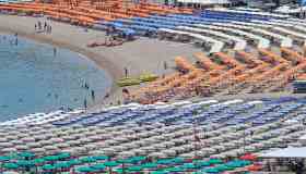 Concessioni balneari, Consiglio di Stato annulla le proroghe: per le spiagge arrivano le gare