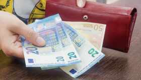 Denaro contante, le regole per trasferirlo oltre frontiera. Quando deve essere dichiarato