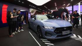 Ford perde più di 130.000 dollari per ogni auto elettrica: male il primo trimestre