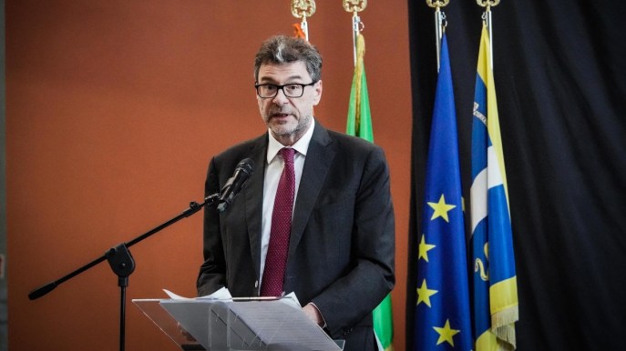 Giorgetti sul Superbonus: “Spalmare i crediti in 10 anni sarà obbligatorio”