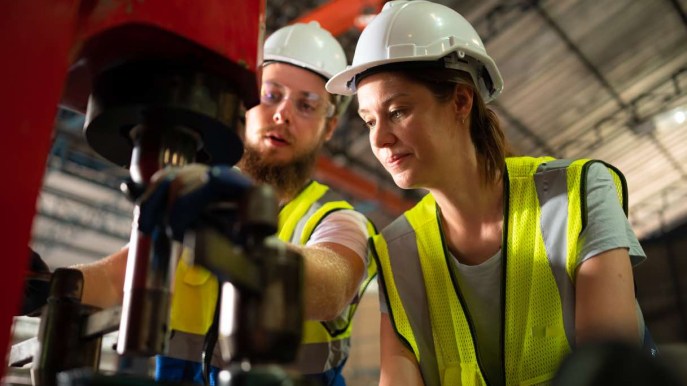 Eurostat, gli italiani lavorano troppo: per il 10% più di 40 ore a settimana