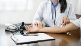 Fascicolo sanitario, scadenza 30 giugno: cos’è e come opporsi