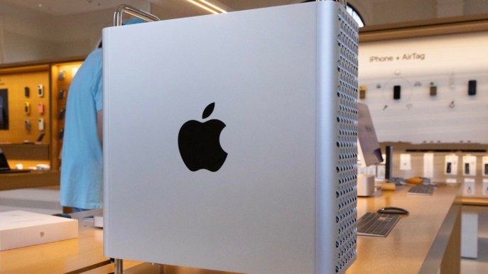 L’Ue rallenta Apple, rinviato il lancio dell’intelligenza artificiale