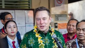 Musk, lo stipendio da 56 miliardi di dollari fa litigare gli azionisti di Tesla