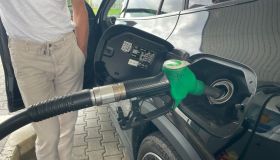 Il prezzo di benzina e diesel cresce ancora: nuovi rincari alla colonnina