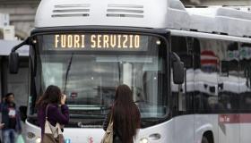 Scioperi in Italia, nel 2023 1.129 agitazioni: ogni 3 giorni qualcuno incrocia le braccia