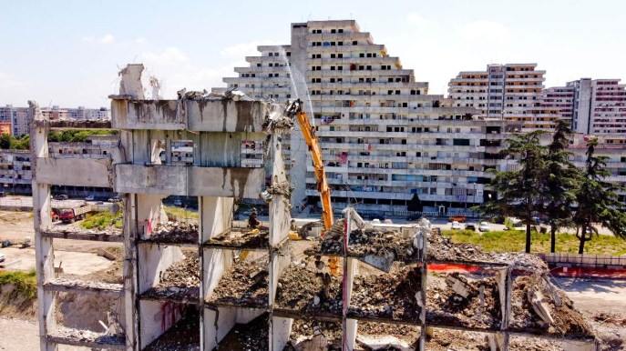 Crolla ballatoio Vela Celeste a Scampia, ad aprile spesi 18 milioni per lavori di riqualifica