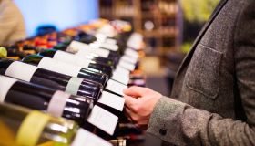 Richiamato spumante Brut per eccesso di piombo: i lotti interessati e i gravi rischi per l’uomo