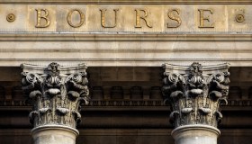 La Francia svolta a sinistra: borse calme guardano a sviluppi elezioni