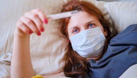 Covid, come riconoscere i sintomi delle nuove varianti estive