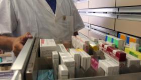 Tassa sugli antibiotici per contrastare la resistenza batterica: la proposta di tre economisti