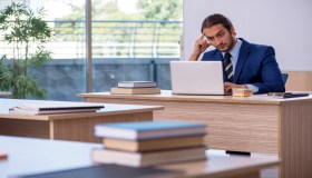 5 consigli per lavorare ad agosto senza annoiarsi o stressarsi troppo