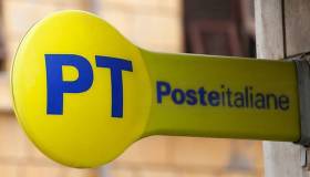 Poste Italiane, 1 miliardo di utili in 6 mesi nel 2024: conviene davvero privatizzarle?