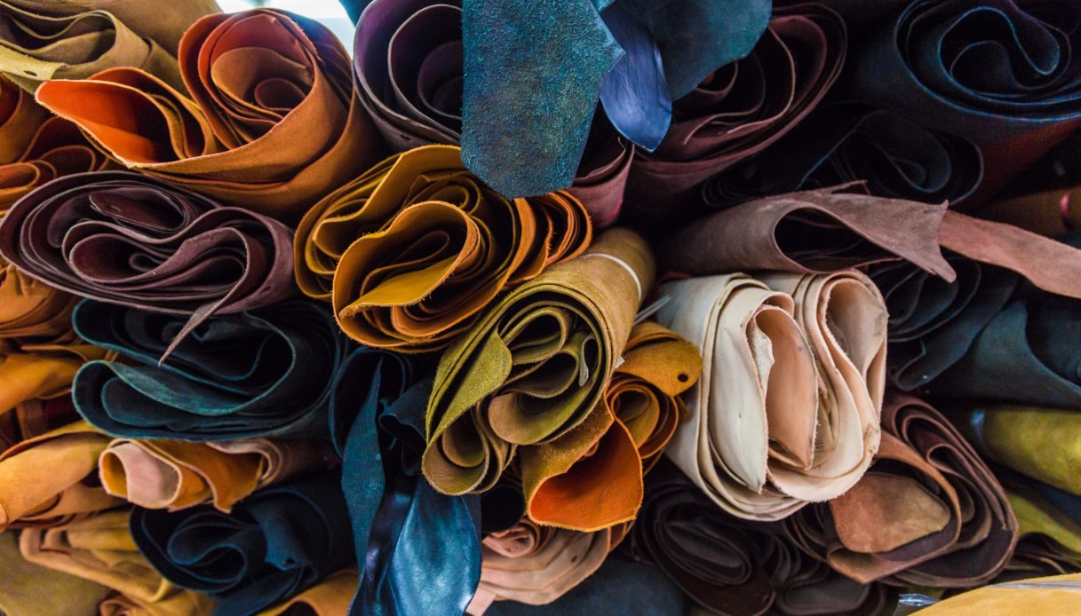 A Prato c’è TIPO, il più grande e antico distretto tessile ecosostenibile: ogni anno 22mila tonnellate di scarti raccolti