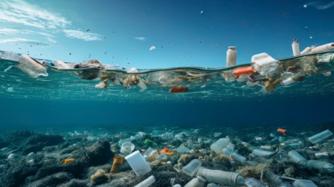 Rifiuti e plastica nel mare: le zone italiane maggiormente colpite