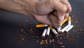 Fumo, perché è importante smettere e come combattere la dipendenza da nicotina