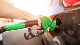 Diesel e benzina in Germania, la filiera automobilistica chiede lo stop alla vendita entro il 2045