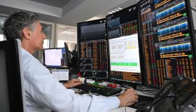 Borsa di Milano perde il il 4% per il crollo di Tim e delle banche